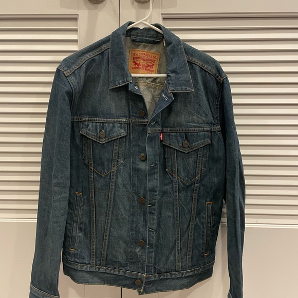 Levi's Classic Blue Jean Jacket - Picture 1 of 3